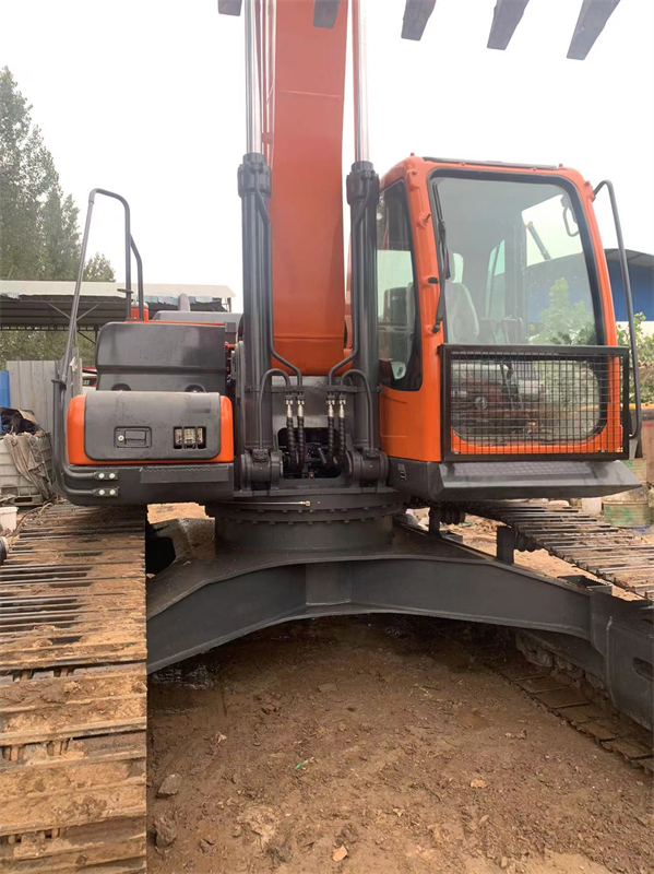 Doosan DX300 Excavator