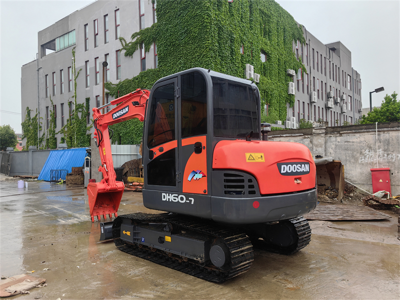 Doosan DH60 Mini Excavator