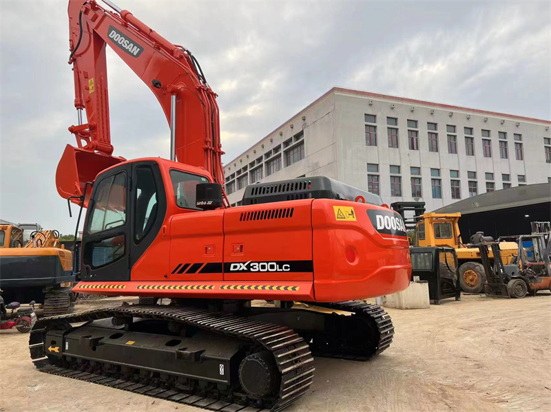 Doosan DX300LC-7 excavator