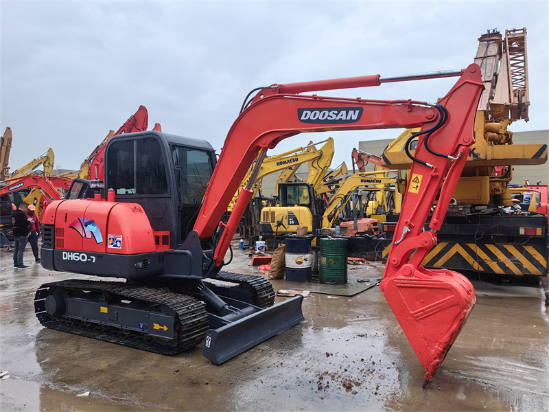 Doosan DH60 Mini Excavator