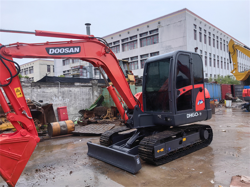 Doosan DH60 Mini Excavator