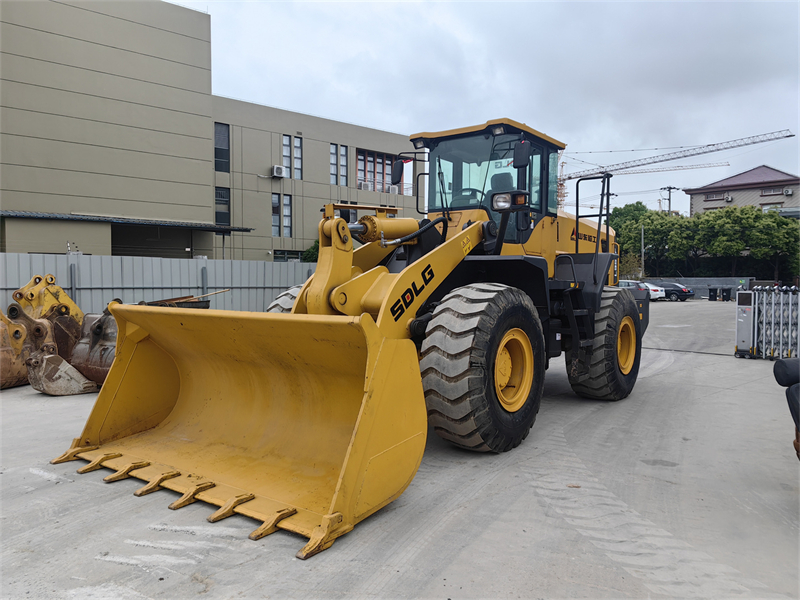 SDLG Loader L956F Almost New