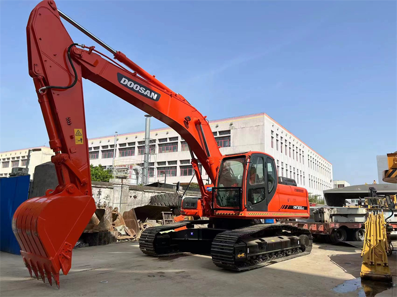 Doosan DX300LC-7 excavator