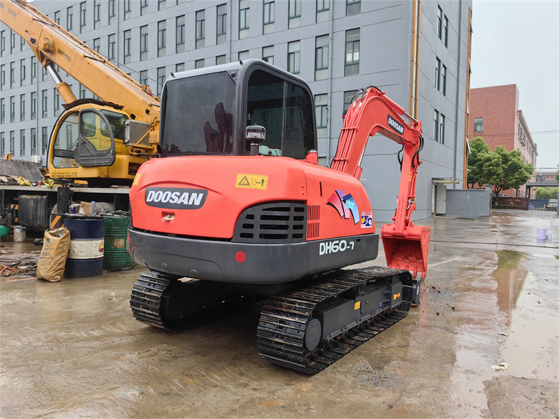 Doosan DH60 Mini Excavator