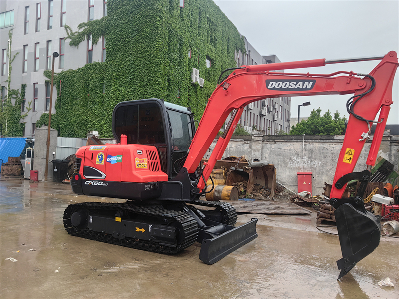 Doosan DX60 Excavator With Good Condition