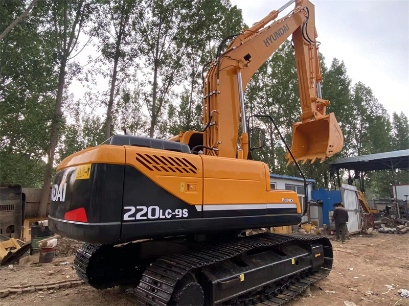 Hyundai 220-9s Excavator