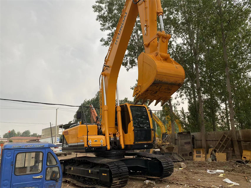 Hyundai 220-9s Excavator