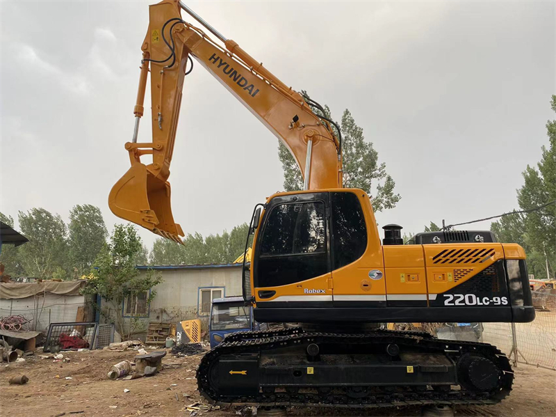 Hyundai 220-9s Excavator