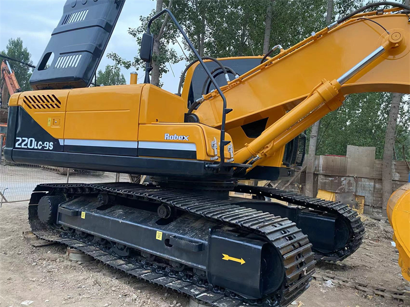 Hyundai 220-9s Excavator