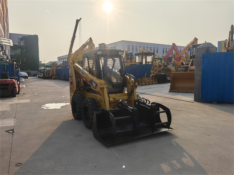 USED Cat Skid Steer Loader 226b