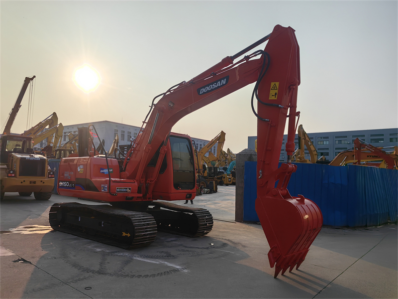 Doosan DH150 Excavator For Sale