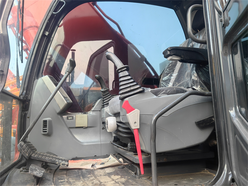 USED DX225 DOOSAN EXCAVATOR 