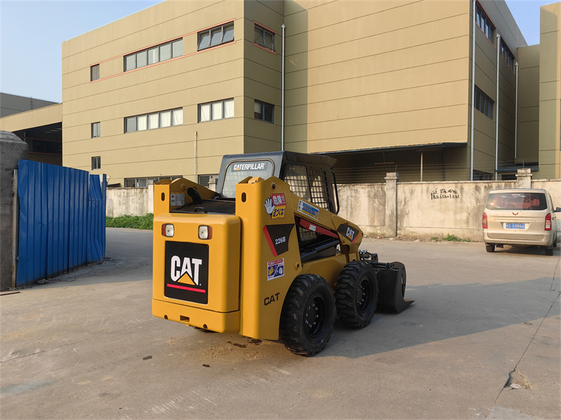 USED Cat Skid Steer Loader 226b