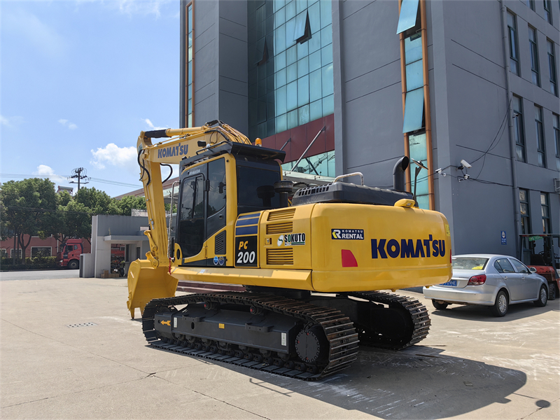 USED EXCAVATOR KOMATSU PC200-8N1