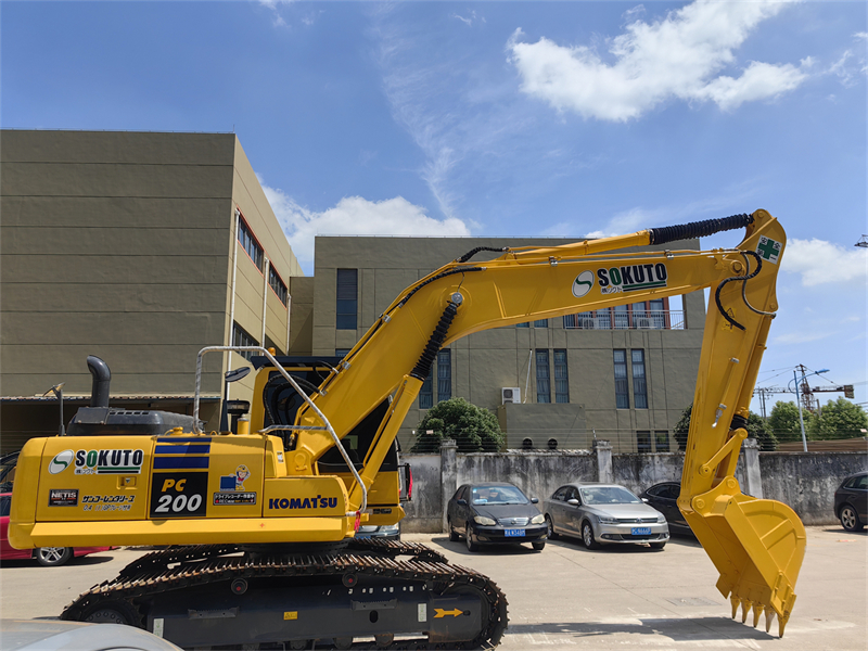 USED EXCAVATOR KOMATSU PC200-8N1