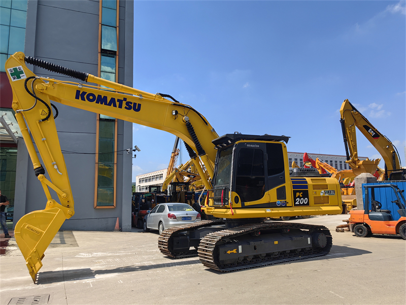 USED EXCAVATOR KOMATSU PC200-8N1