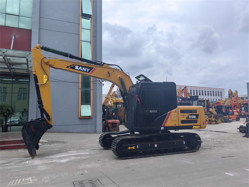 USED SANY SY135C EXCAVATOR