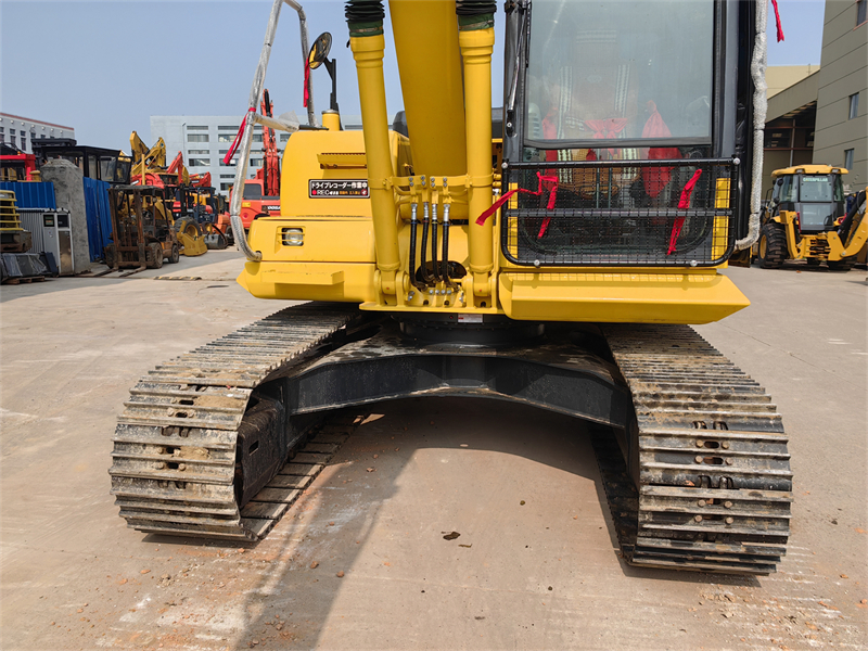 KOMATSU PC130 USED EXCAVATOR PC130-7