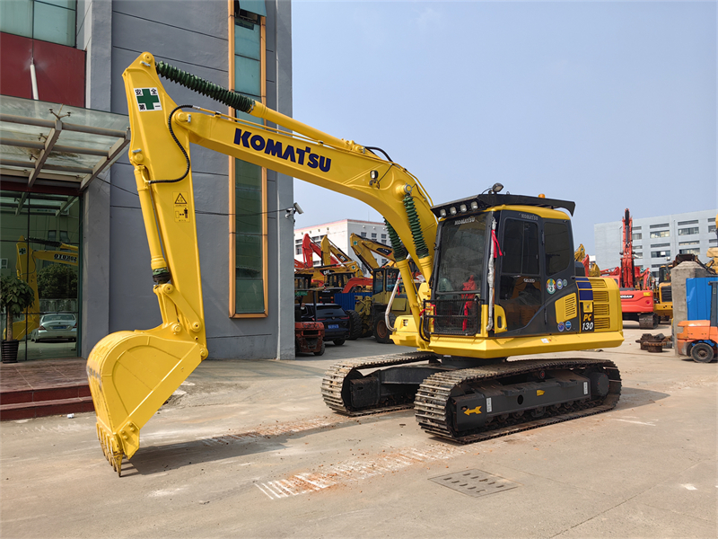 KOMATSU PC130 USED EXCAVATOR PC130-7