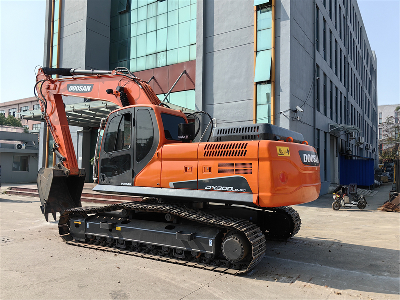 Doosan Dx300 Crawler Excavator