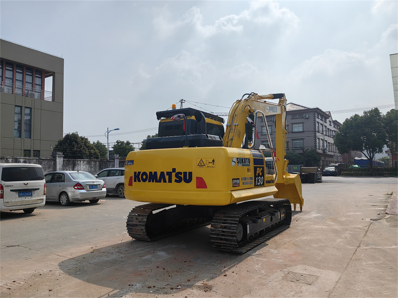 KOMATSU PC130 USED EXCAVATOR PC130-7