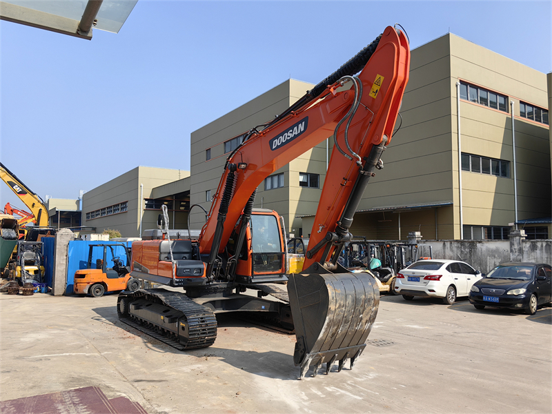 Doosan Dx300 Crawler Excavator