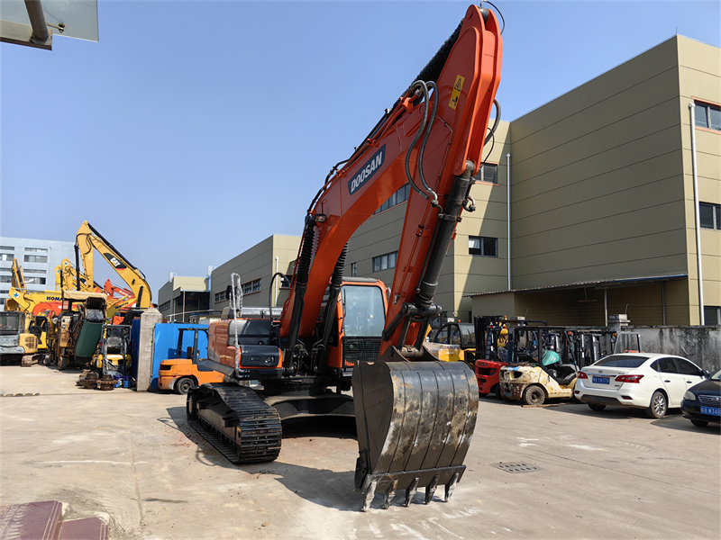 Doosan Dx300 Crawler Excavator