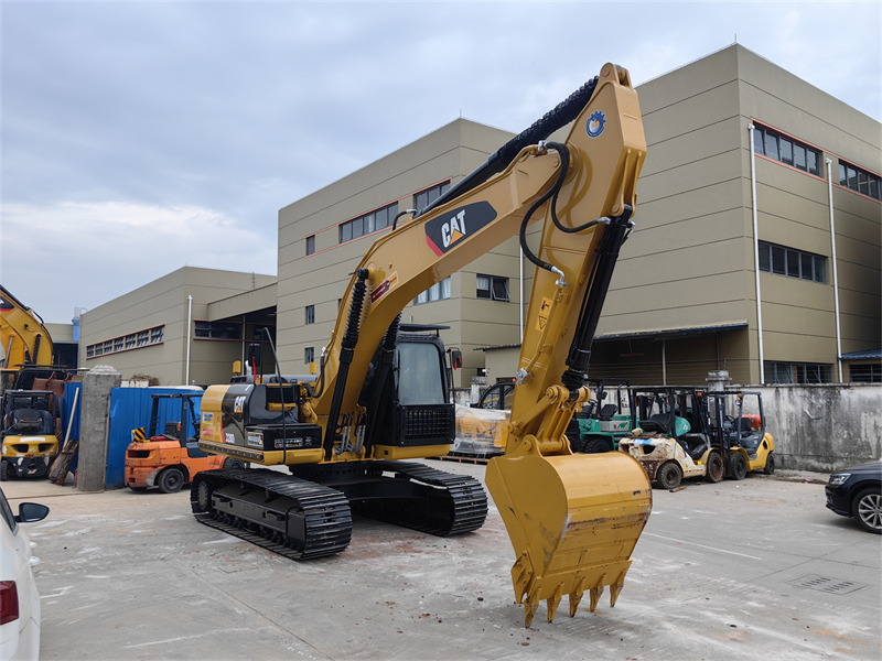 Used Caterpillar 320D excavator