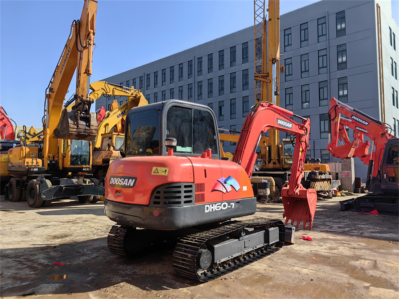 Used Doosan excavator Dh60 6ton mini excavator