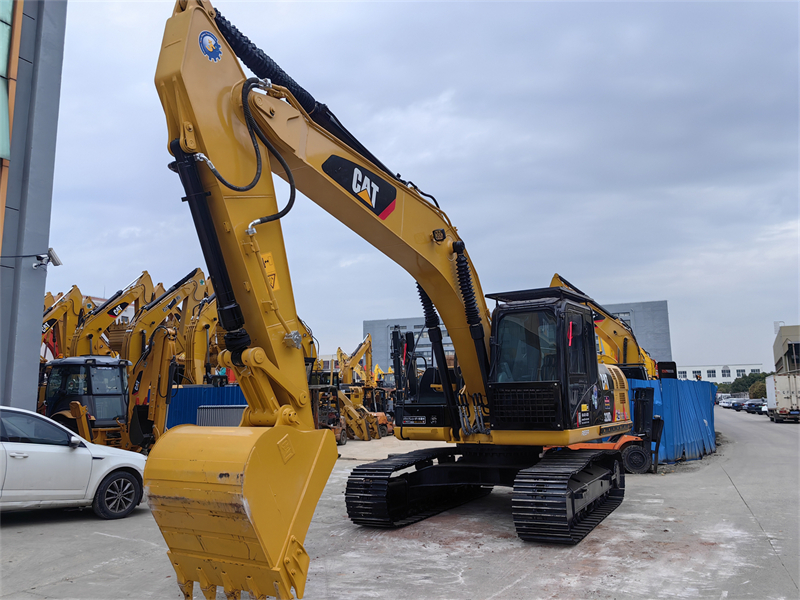 Used Caterpillar 320D excavator