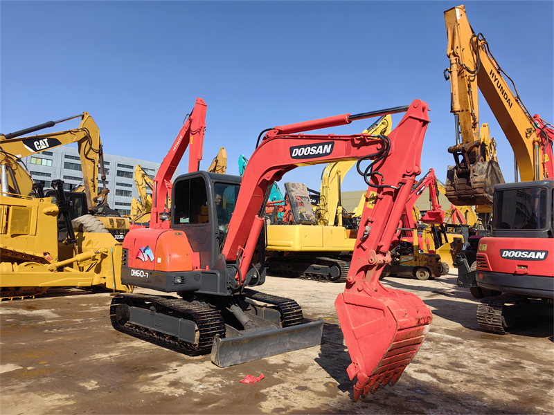 Used Doosan excavator Dh60 6ton mini excavator