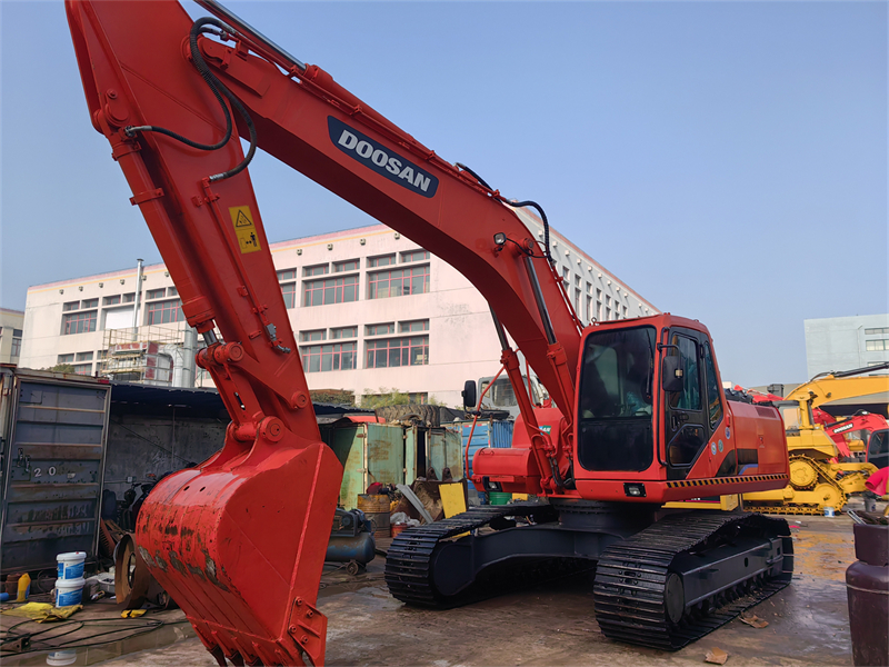 Doosan DH225LC-7 Excavator