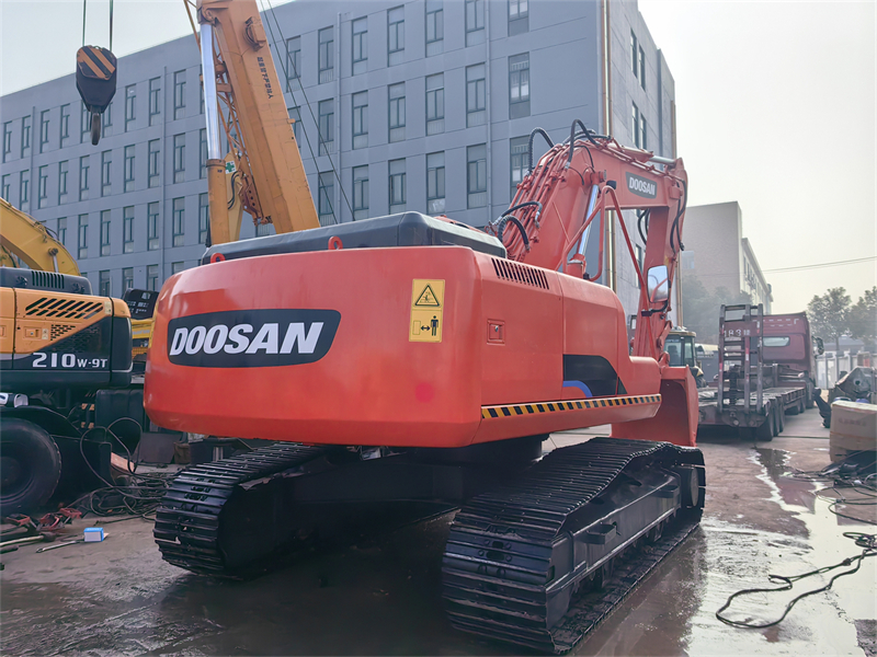 Doosan DH225LC-7 Excavator