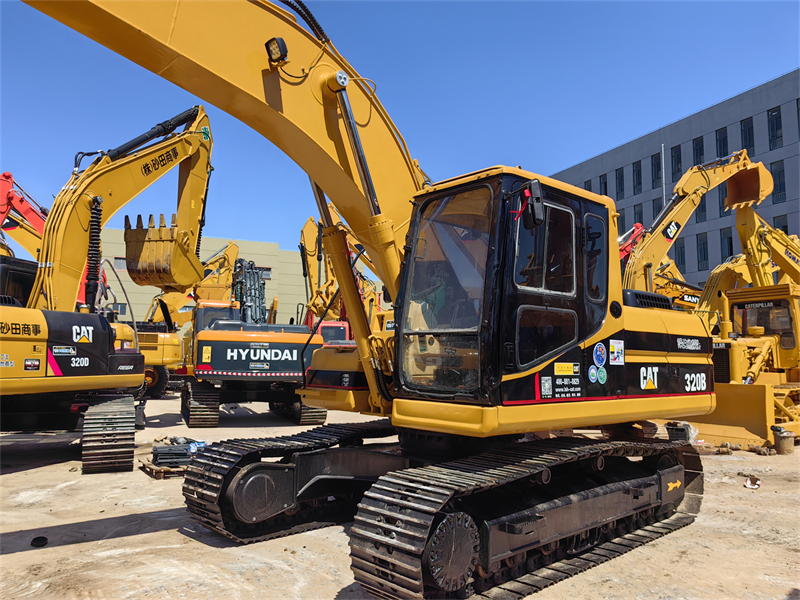 CAT 320B Excavator