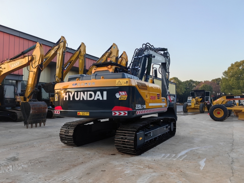 Used Hyundai 220Lc-9 Excavator