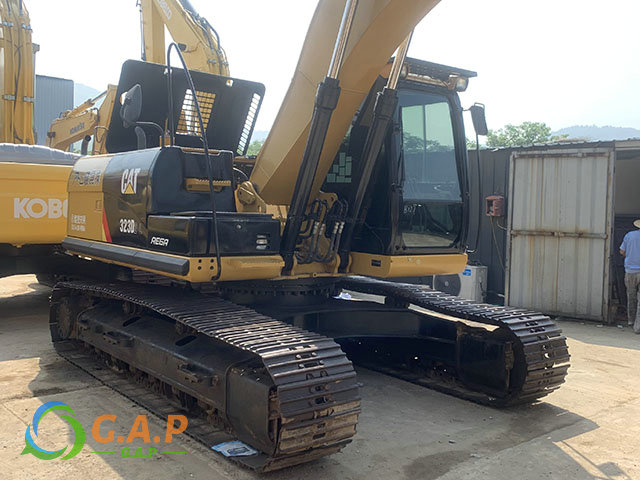 CAT 323D Excavator