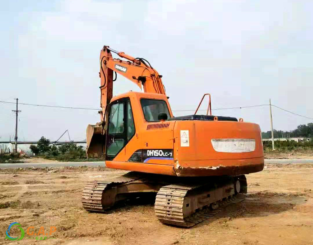 Doosan DH150LC-7 excavator
