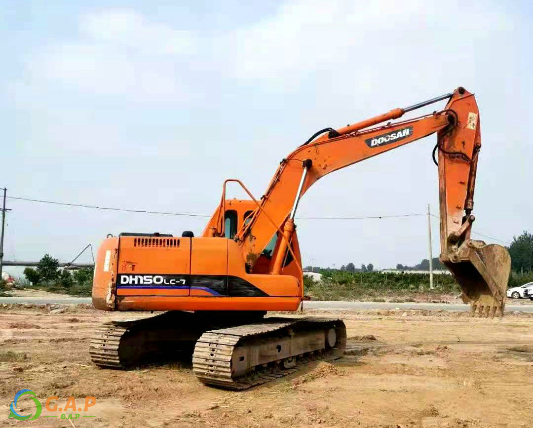 Doosan DH150LC-7 excavator