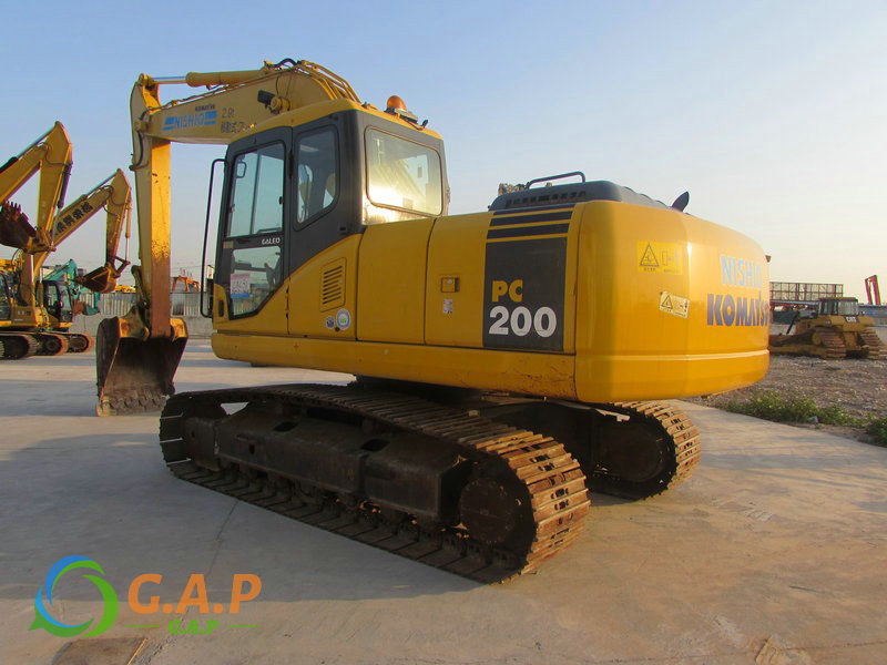 Komatsu PC200-7 Excavator