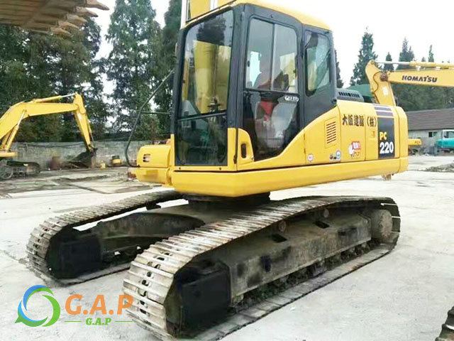 Komatsu PC220-7 Excavator